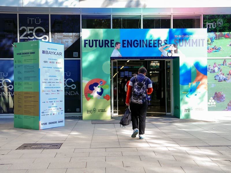 İTÜ Future Engineers Summit Afişi